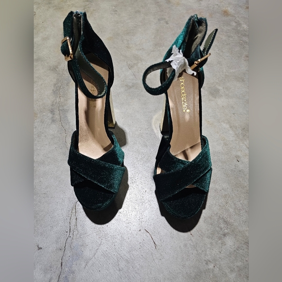 Green Velvet Women's Heels - Picture 1 of 6